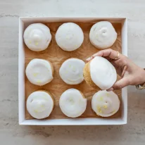 ⁦מגש עוגות לימון אישיות⁩ – תמונה ⁦4⁩