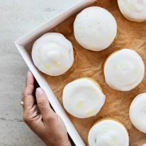 ⁦מגש עוגות לימון אישיות⁩ – תמונה ⁦2⁩