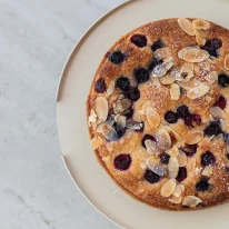 ⁦טארט שקדים ופירות יער⁩ – תמונה ⁦3⁩