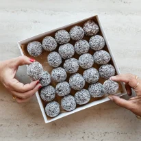 מגש כדורי שוקולד