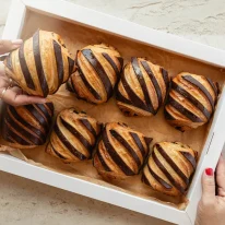 מגש קרואסון שוקולד