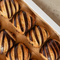 ⁦מגש קרואסון שוקולד⁩ – תמונה ⁦5⁩