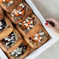 ⁦מגש קרואסון מלוח⁩ – תמונה ⁦4⁩