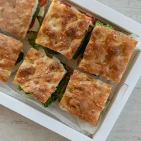 ⁦מגש כריכי פוקאצ'ה⁩ – תמונה ⁦5⁩