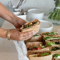 ⁦הרמת כוסית מלוחה במשרד- 15 איש⁩ – תמונה ⁦4⁩